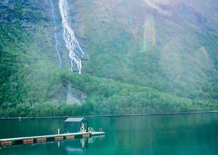 Exclusive Nordic With Sauna - Prime Location At Near Geiranger